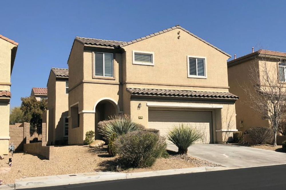 front side of rental home in Las Vegas