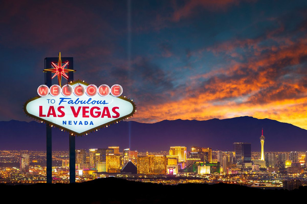 Las Vegas sign - sunset view of the valley